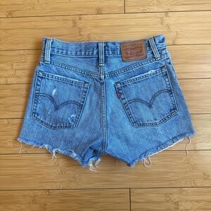Levi’s Wedgie Short size 25
